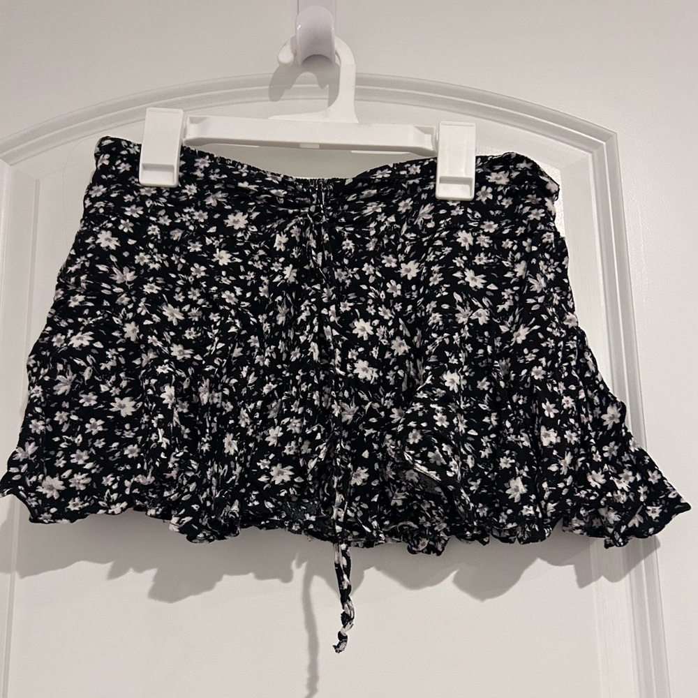 Girls Floral Black and White Mini Skirt